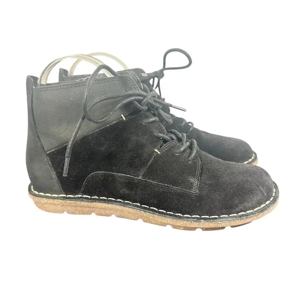 Clarks Women's Boots Size 7 US Suede Lace-Up Comfort Black Casual Ankle Shoes